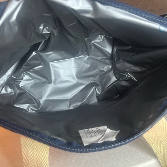 Igloo Floral Travel Bag - Coral and Navy - Picture 3 of 3